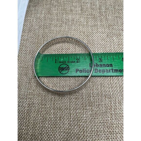 Vintage Monet Silvertone Diamond Cut Bangle Bracelet - Picture 8 of 9